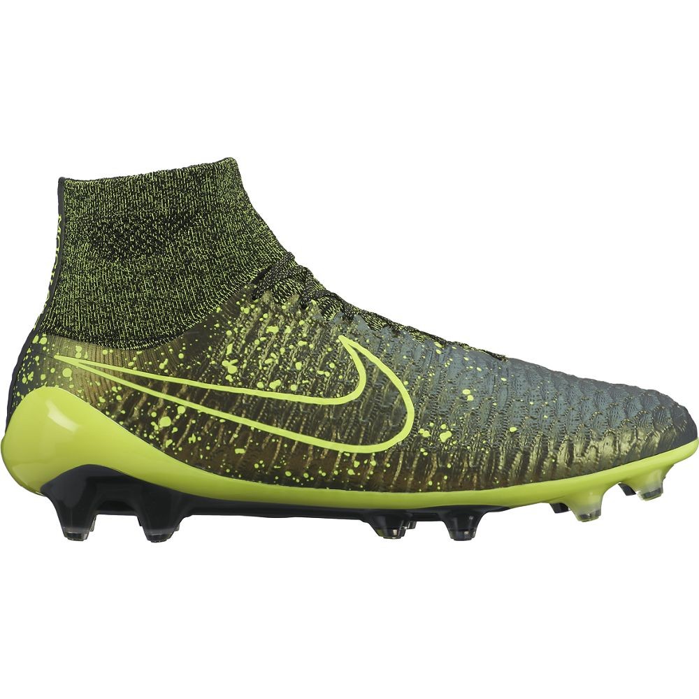 botas de futbol nike gama media