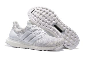  La zapatilla Adidas Ultra boost se expande bastante bien según la necesidad del pie en todo tipo de terreno. La amortiguación es notable desde el primer uso.